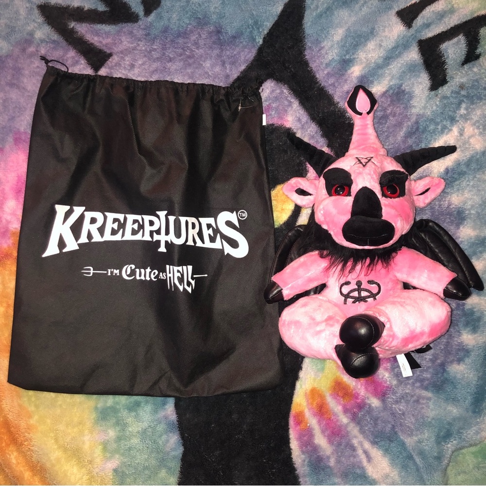 MAKE AN OFFER 🖤 Killstar Kreepture Bubblegum Dark Lord